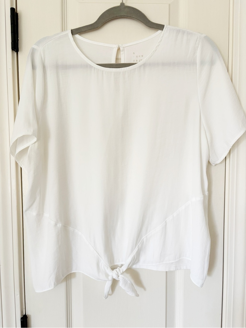 L • a new day • White Tie-Front Women's Top